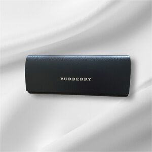 Burberry Hardshell Eyeglass/Sunglass Case/w cleaning cloth. NWOT
